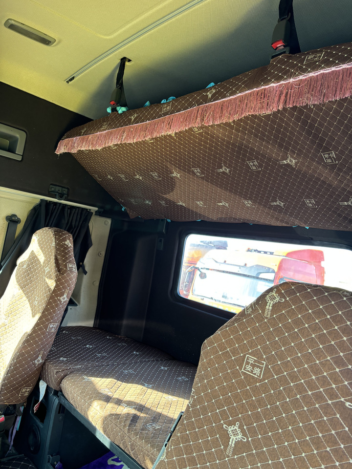 DONGFENG KX - Tractor: foto 4 DONGFENG KX - Tractor: foto 4