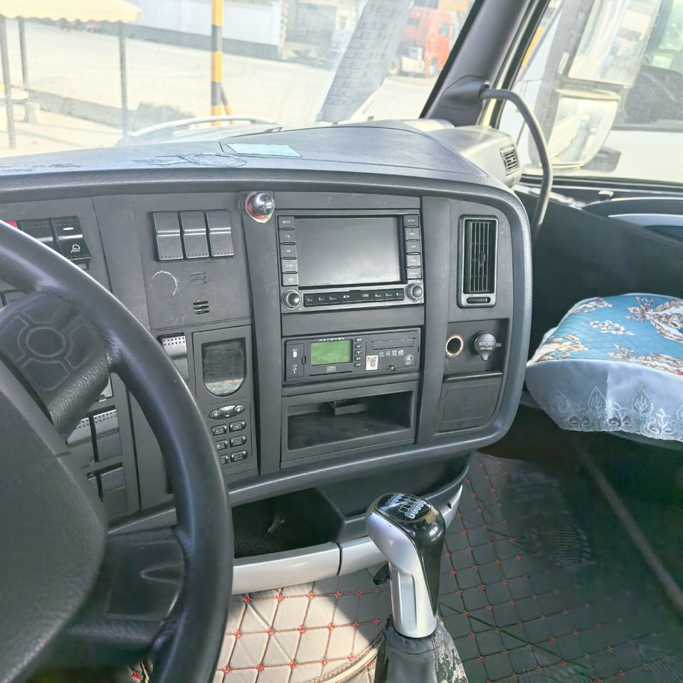 HOWO - Tractor: foto 4 HOWO - Tractor: foto 4