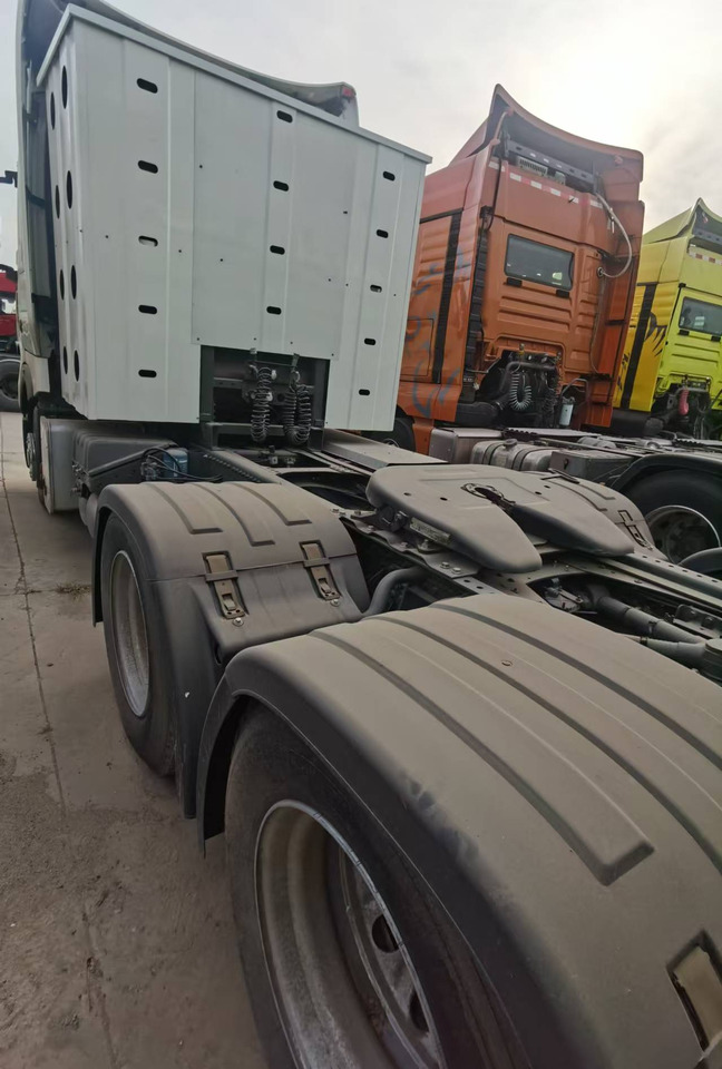 HOWO - Tractor: foto 5 HOWO - Tractor: foto 5