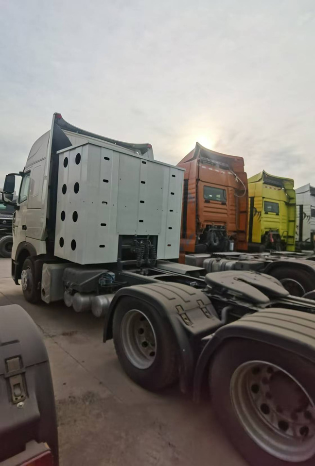 HOWO - Tractor: foto 4 HOWO - Tractor: foto 4