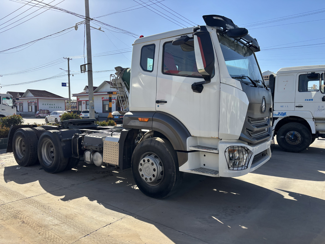 HOWO - Tractor: foto 1 HOWO - Tractor: foto 1