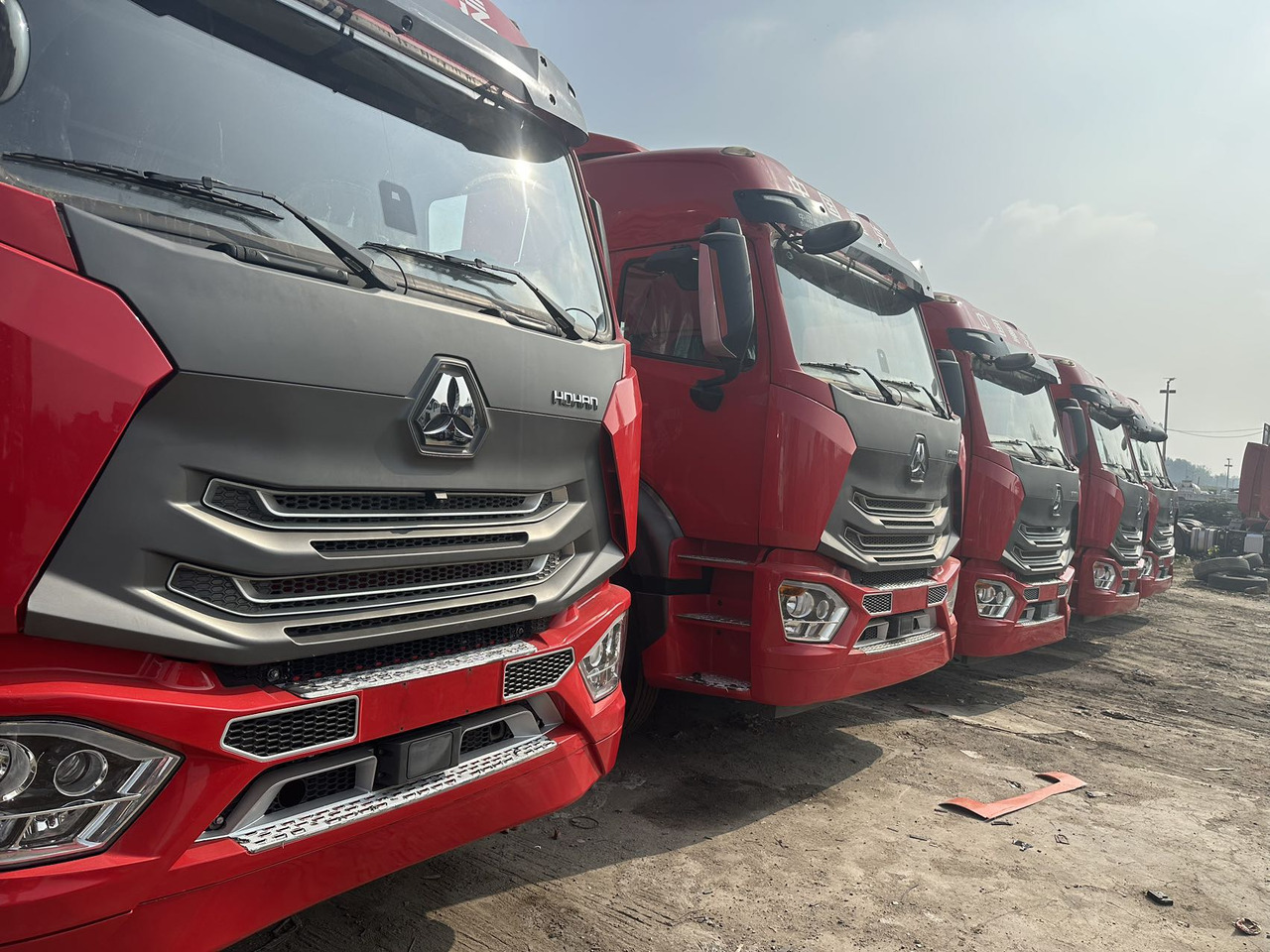 SINOTRUCK HAOHAN  - Tractor: foto 2 SINOTRUCK HAOHAN  - Tractor: foto 2