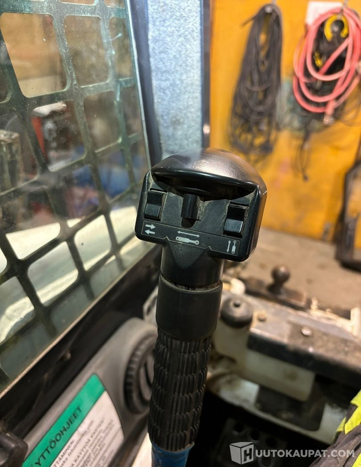 Mini pá carregadora Bobcat 863, 2001, 2.7 l, 5120h, Askola: foto 18