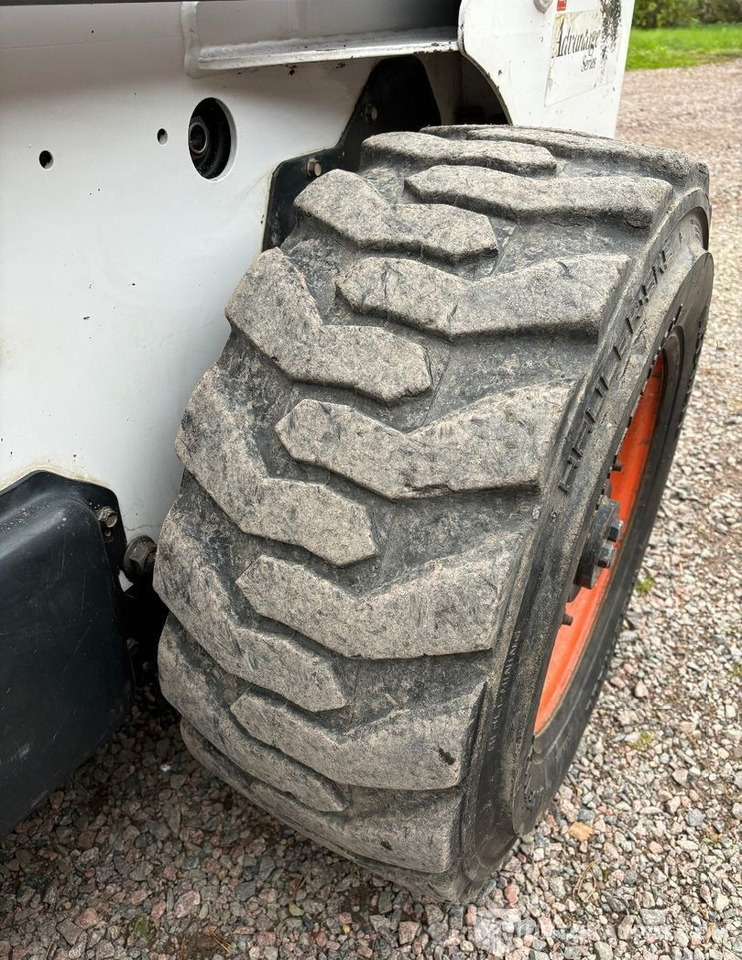 Mini pá carregadora Bobcat 863, 2001, 2.7 l, 5120h, Askola: foto 13