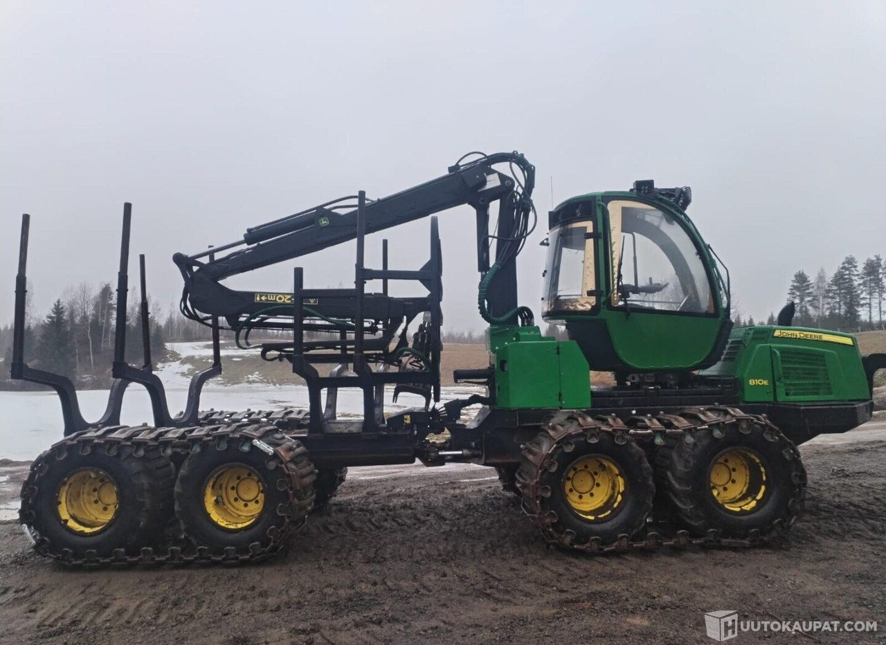 John Deere 810 E, 2012, Diesel, 29 000 h Ajokone, Leppävirta - Equipamento florestal: foto 2 John Deere 810 E, 2012, Diesel, 29 000 h Ajokone, Leppävirta - Equipamento florestal: foto 2