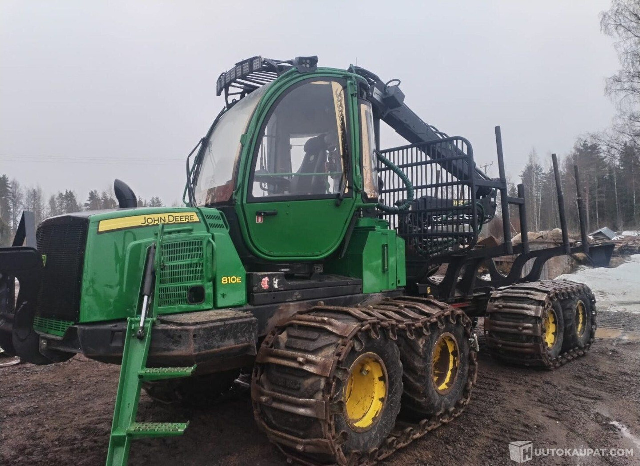 John Deere 810 E, 2012, Diesel, 29 000 h Ajokone, Leppävirta - Equipamento florestal: foto 3 John Deere 810 E, 2012, Diesel, 29 000 h Ajokone, Leppävirta - Equipamento florestal: foto 3