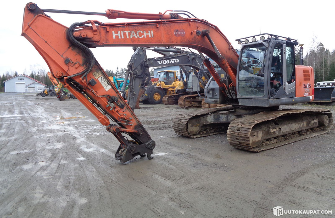 Hitachi ZX 225, 2011, Loimaa - Escavadora de rastos: foto 1 Hitachi ZX 225, 2011, Loimaa - Escavadora de rastos: foto 1