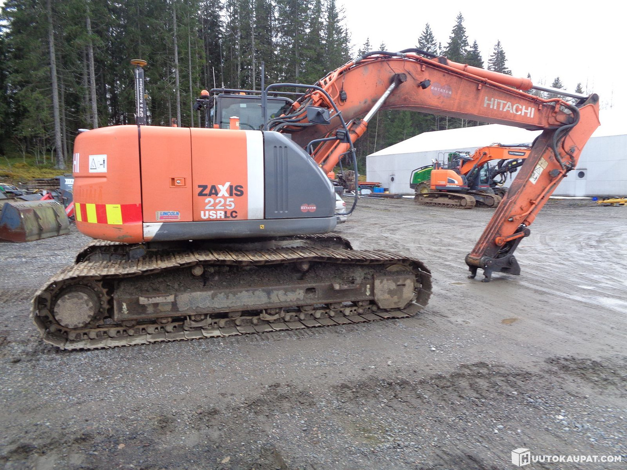 Hitachi ZX 225, 2011, Loimaa - Escavadora de rastos: foto 5 Hitachi ZX 225, 2011, Loimaa - Escavadora de rastos: foto 5