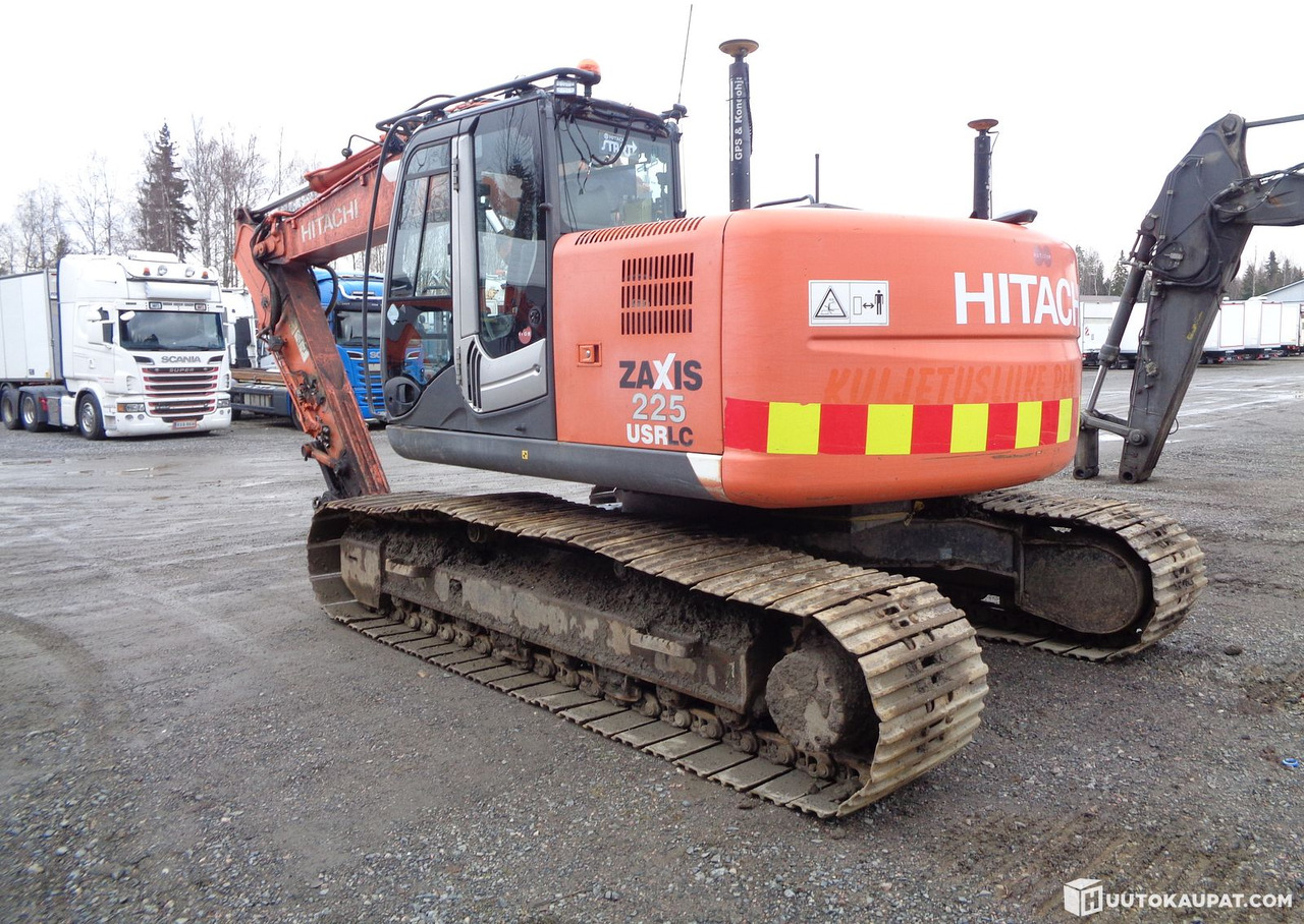 Hitachi ZX 225, 2011, Loimaa - Escavadora de rastos: foto 2 Hitachi ZX 225, 2011, Loimaa - Escavadora de rastos: foto 2