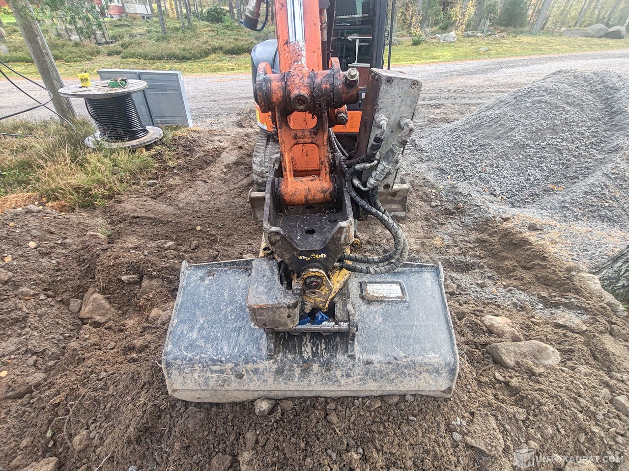 Hitachi ZX 27U-2 kaivinkone, 3328H, 2009, Uusikaupunki - Mini escavadeira: foto 5 Hitachi ZX 27U-2 kaivinkone, 3328H, 2009, Uusikaupunki - Mini escavadeira: foto 5