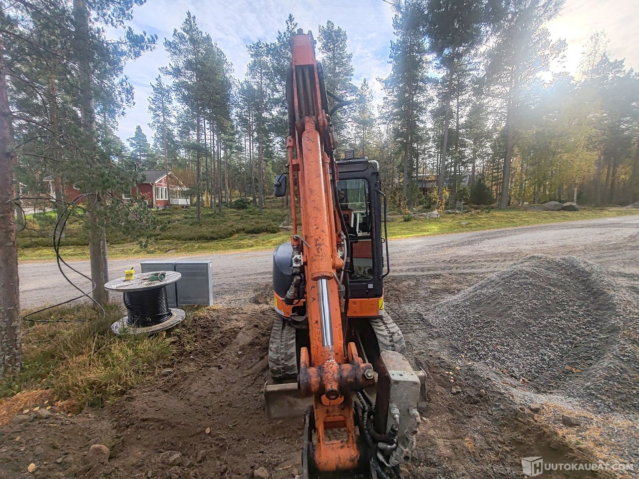 Hitachi ZX 27U-2 kaivinkone, 3328H, 2009, Uusikaupunki - Mini escavadeira: foto 3 Hitachi ZX 27U-2 kaivinkone, 3328H, 2009, Uusikaupunki - Mini escavadeira: foto 3