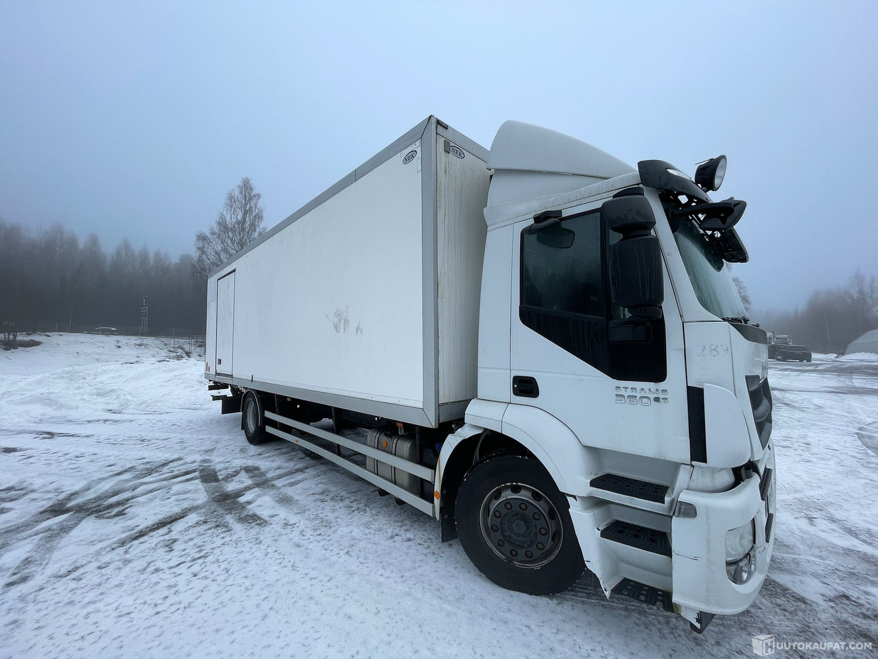 Iveco Stralis, 2015 Umpikori Kuorma-auto, Hämeenlinna - Camião furgão: foto 3 Iveco Stralis, 2015 Umpikori Kuorma-auto, Hämeenlinna - Camião furgão: foto 3