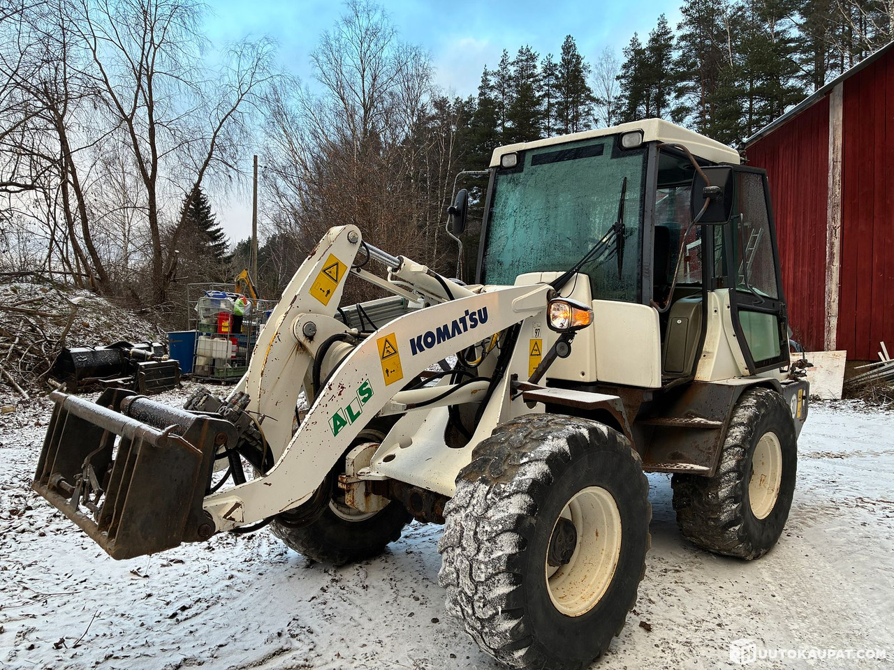 Komatsu WA 75-3, 2001 wheel loader, Pälkäne - Pá carregadora de rodas: foto 2 Komatsu WA 75-3, 2001 wheel loader, Pälkäne - Pá carregadora de rodas: foto 2