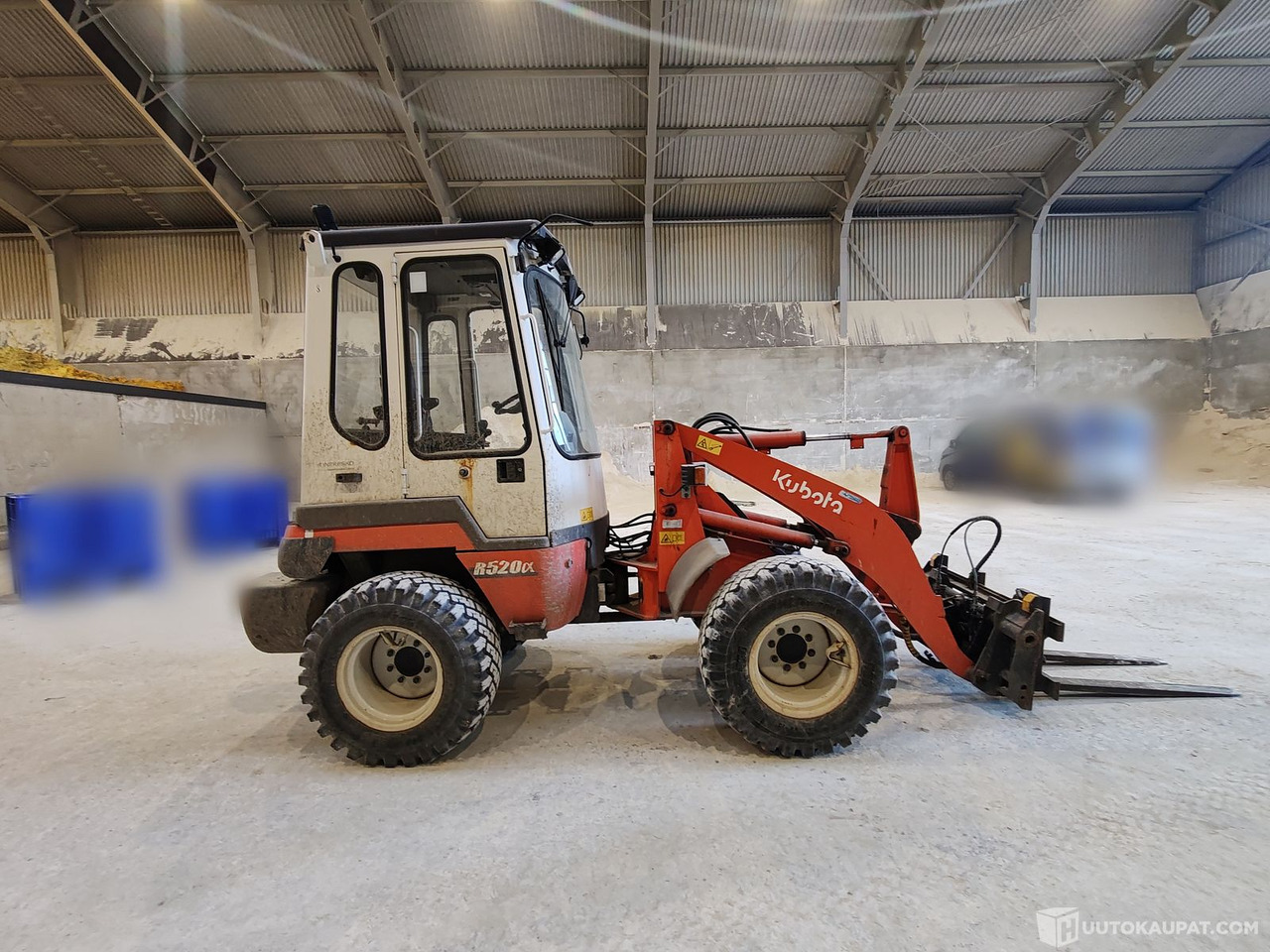 Kubota R520 kauhalla, piikeillä & harjakoneella, 2008, Nokia - Pá carregadora de rodas: foto 2 Kubota R520 kauhalla, piikeillä & harjakoneella, 2008, Nokia - Pá carregadora de rodas: foto 2