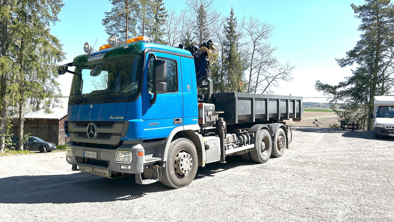 Kuorma-auto Mercedes-Benz Actros 2532, vm. 2009, kympitetty pilkki ja vaijerilaitteet, Lieto - Camião polibenne, Camião grua: foto 1 Kuorma-auto Mercedes-Benz Actros 2532, vm. 2009, kympitetty pilkki ja vaijerilaitteet, Lieto - Camião polibenne, Camião grua: foto 1