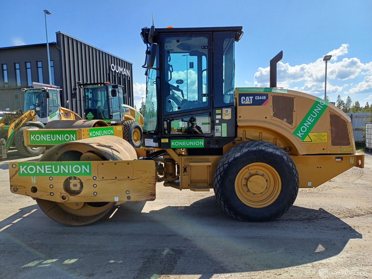 Cat CS44B (2018) valssijyrä, Helsinki - Máquina de construção: foto 1 Cat CS44B (2018) valssijyrä, Helsinki - Máquina de construção: foto 1