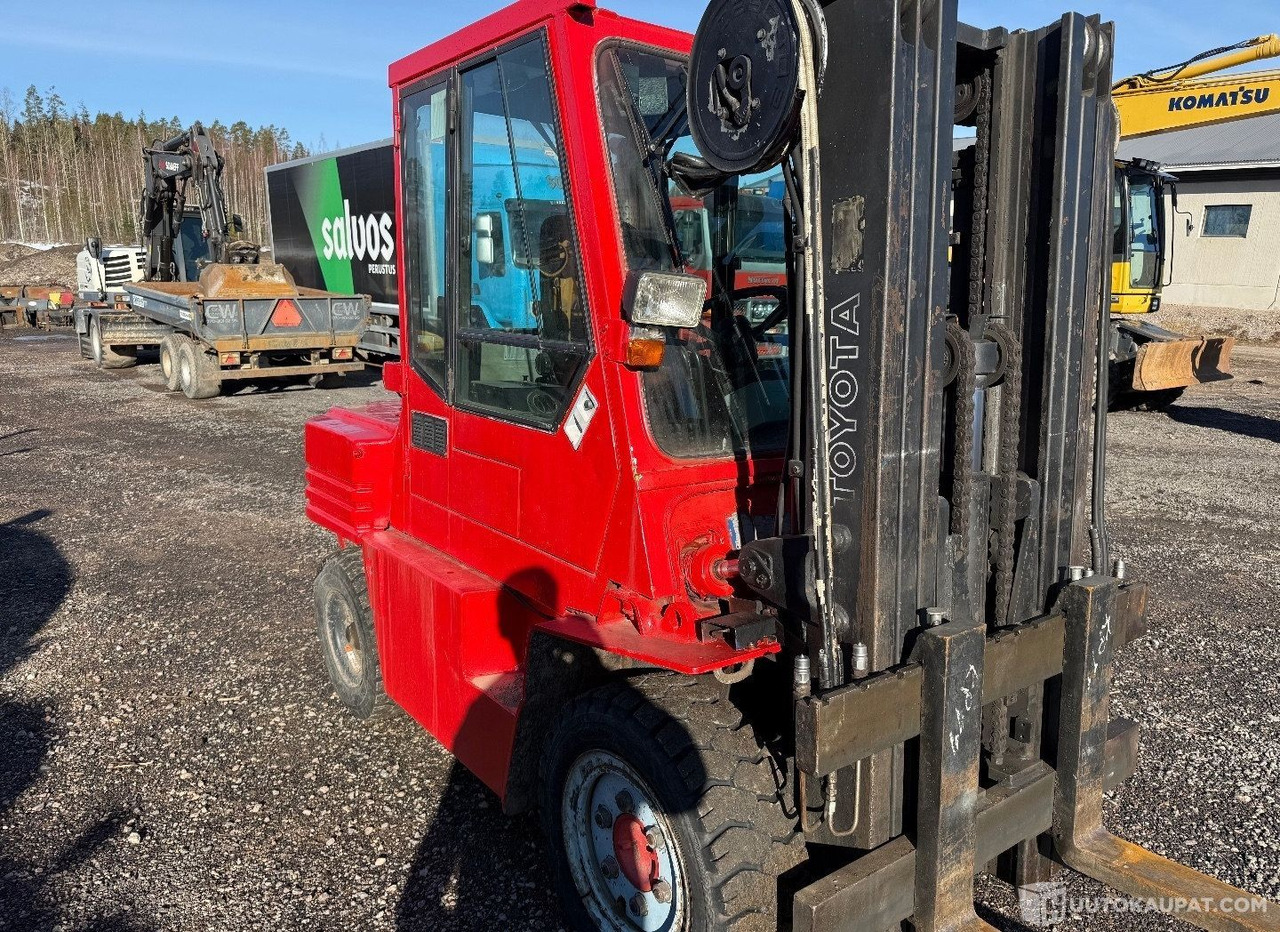 Toyota 02-5 FD35, 1994, dieseltrukki, 11 474 h, Lahti - Máquina de construção: foto 4 Toyota 02-5 FD35, 1994, dieseltrukki, 11 474 h, Lahti - Máquina de construção: foto 4