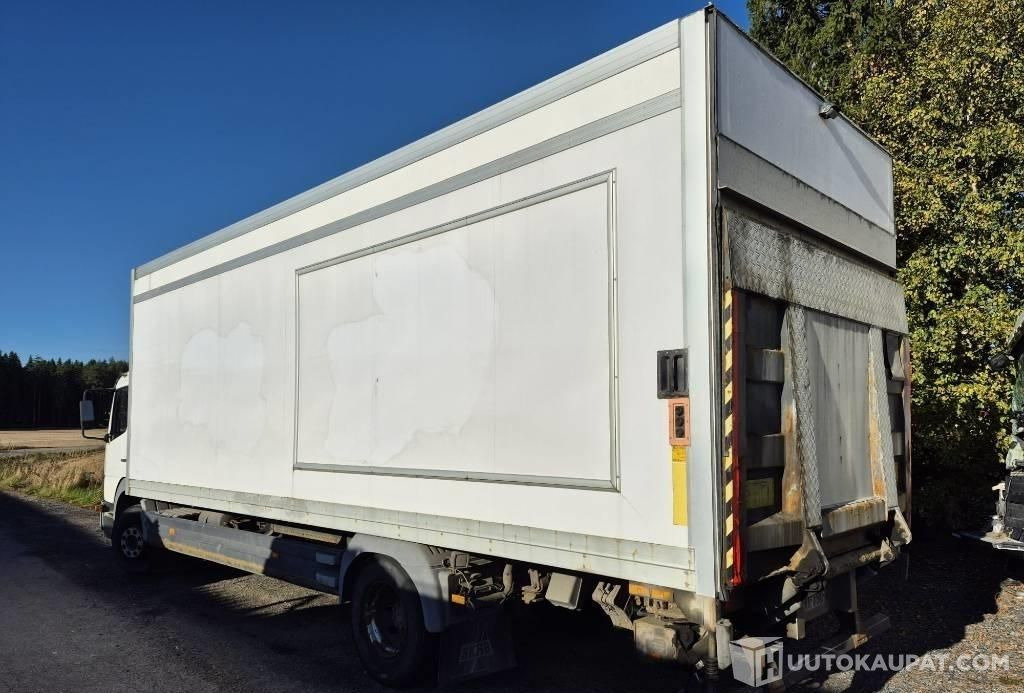 Mercedes-Benz Atego 1223 umpikori+pl nostin, 2003, 323 000 km, Forssa - Camião furgão: foto 4 Mercedes-Benz Atego 1223 umpikori+pl nostin, 2003, 323 000 km, Forssa - Camião furgão: foto 4
