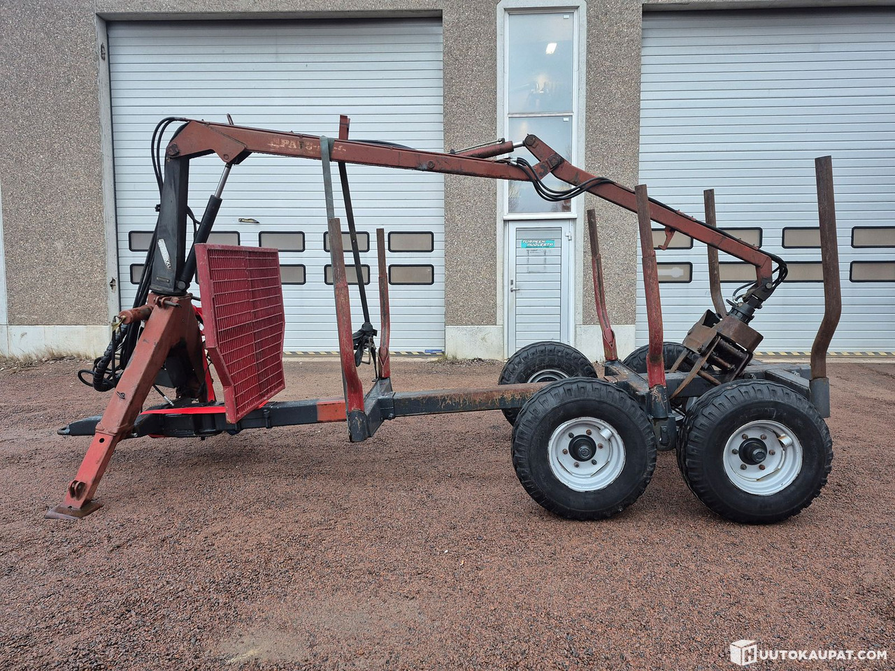 Patu 1800 loader with hydraulic pre-steering + forestry trailer, Honkajoki - Reboque florestal: foto 1 Patu 1800 loader with hydraulic pre-steering + forestry trailer, Honkajoki - Reboque florestal: foto 1