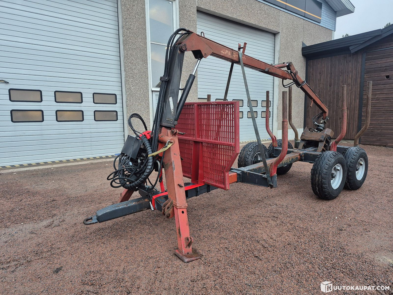 Patu 1800 loader with hydraulic pre-steering + forestry trailer, Honkajoki - Reboque florestal: foto 2 Patu 1800 loader with hydraulic pre-steering + forestry trailer, Honkajoki - Reboque florestal: foto 2