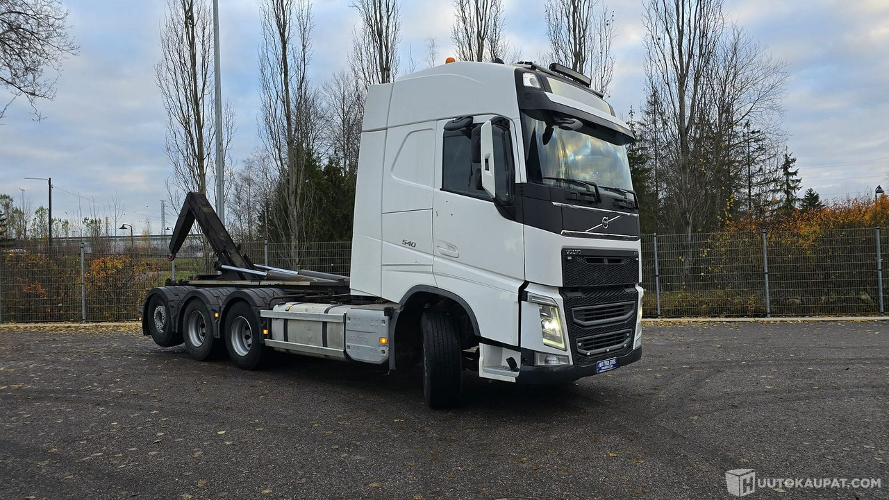 Volvo FH540 8x4, koukkulava kuorma-auto, 2017, Vantaa - Camião polibenne: foto 4 Volvo FH540 8x4, koukkulava kuorma-auto, 2017, Vantaa - Camião polibenne: foto 4