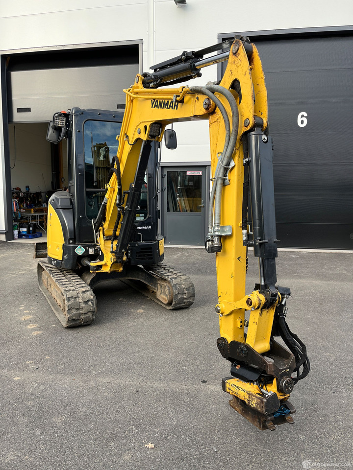 Yanmar Vio33 engconilla ja 5 työlaitetta, vm.21/22, Tampere - Mini escavadeira: foto 5 Yanmar Vio33 engconilla ja 5 työlaitetta, vm.21/22, Tampere - Mini escavadeira: foto 5