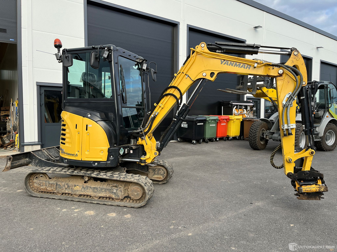 Yanmar Vio33 engconilla ja 5 työlaitetta, vm.21/22, Tampere - Mini escavadeira: foto 3 Yanmar Vio33 engconilla ja 5 työlaitetta, vm.21/22, Tampere - Mini escavadeira: foto 3