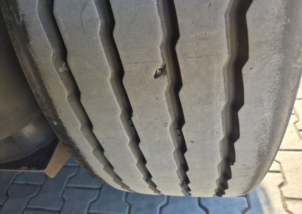 Krone BDE STANDARD PODNOSZONY DACH / z Niemiec PONADGABARYTY POSZERZANA OPONY 80% - Semi-reboque de lona: foto 4 Krone BDE STANDARD PODNOSZONY DACH / z Niemiec PONADGABARYTY POSZERZANA OPONY 80% - Semi-reboque de lona: foto 4