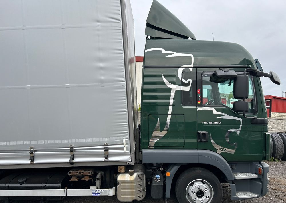 MAN TGL 12.250 GLOB UNIKAT z Niemiec BDF firanka / AUTOMAT HAK / EURO 6 / BDF 7.40 wysoki / MICHELIN 80% - Camião de lona: foto 4 MAN TGL 12.250 GLOB UNIKAT z Niemiec BDF firanka / AUTOMAT HAK / EURO 6 / BDF 7.40 wysoki / MICHELIN 80% - Camião de lona: foto 4