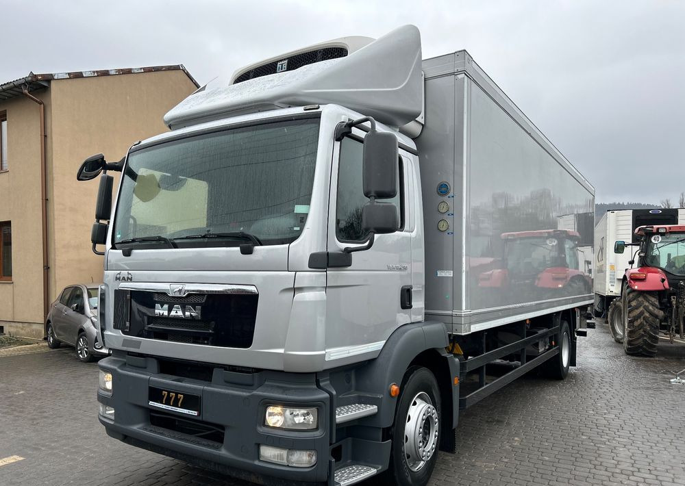 MAN TGM 18.290 TK 1200 R Spectrum THERMO King z Niemiec 8m / 20 palet / winda Klima / OKAZJA - Camião frigorífico: foto 1 MAN TGM 18.290 TK 1200 R Spectrum THERMO King z Niemiec 8m / 20 palet / winda Klima / OKAZJA - Camião frigorífico: foto 1