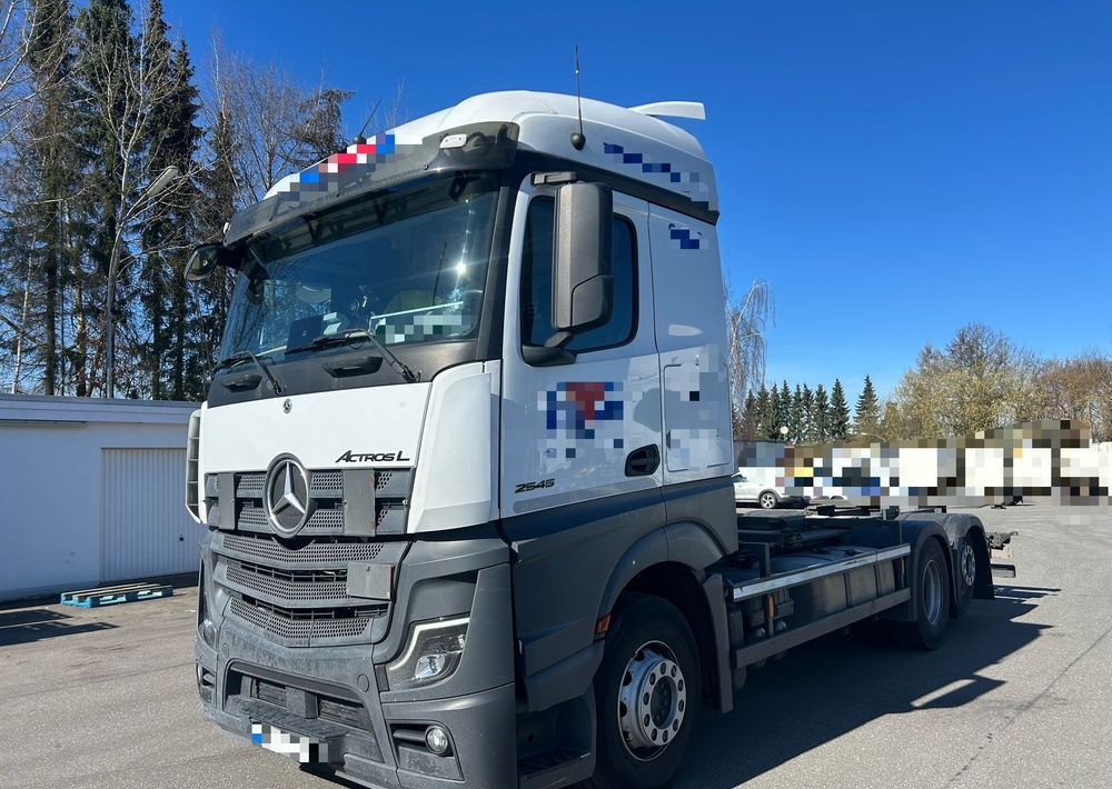Mercedes-Benz Actros L 2545 BDF 2022 z Niemiec wiele sztuk STANDARD bez retardera 2 zbiorniki HAK - Camião chassi: foto 2 Mercedes-Benz Actros L 2545 BDF 2022 z Niemiec wiele sztuk STANDARD bez retardera 2 zbiorniki HAK - Camião chassi: foto 2