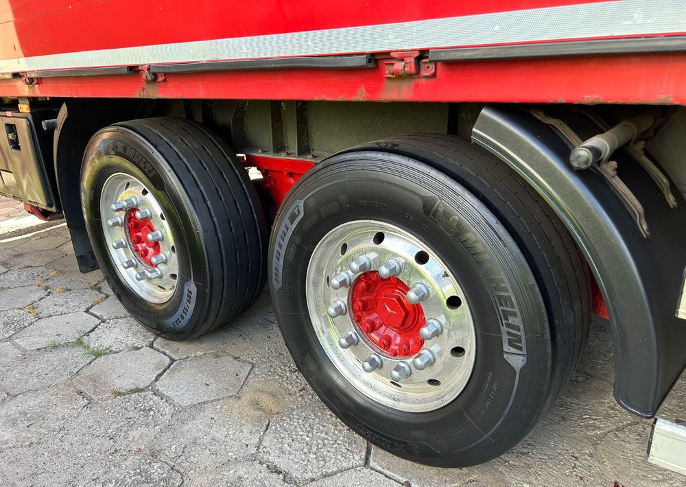 Schmitz Cargobull 7.7m OCYNK OSIE MERCEDES ALUFELGI KONTENER TANDEM NAPOJÓWKA OTWIERANY BOK DO NAPOJÓW STAN BDB - Reboque furgão: foto 3 Schmitz Cargobull 7.7m OCYNK OSIE MERCEDES ALUFELGI KONTENER TANDEM NAPOJÓWKA OTWIERANY BOK DO NAPOJÓW STAN BDB - Reboque furgão: foto 3