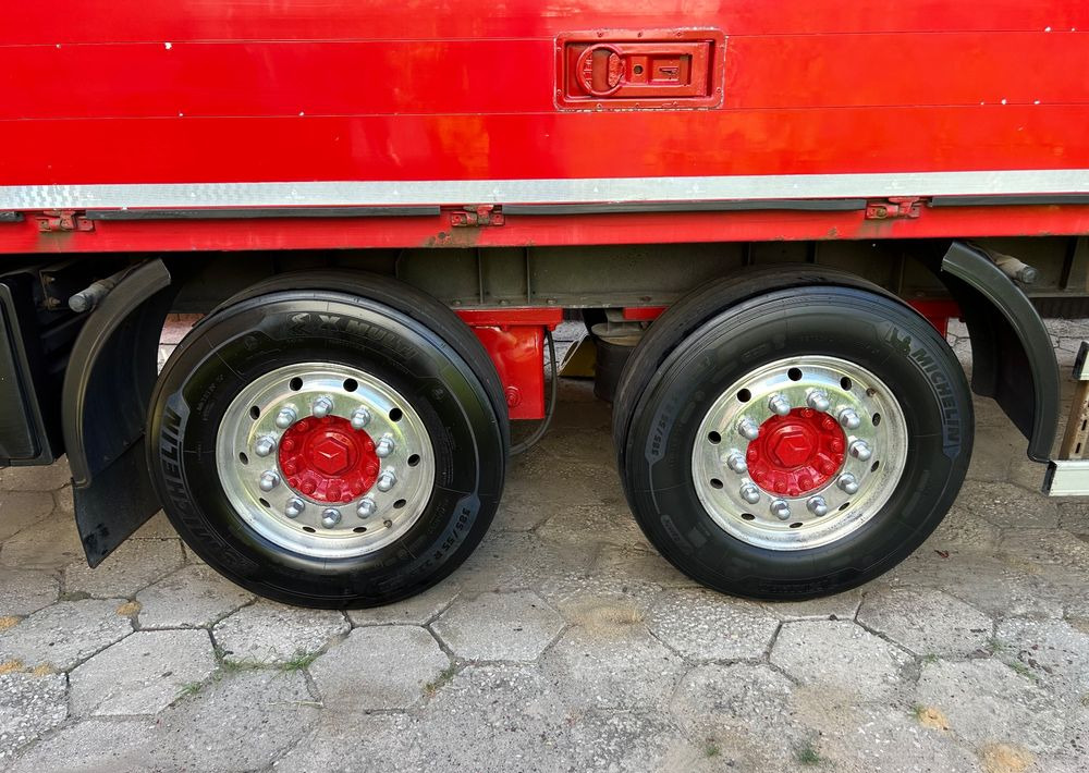 Schmitz Cargobull 7.7m OCYNK OSIE MERCEDES ALUFELGI KONTENER TANDEM NAPOJÓWKA OTWIERANY BOK DO NAPOJÓW STAN BDB - Reboque furgão: foto 5 Schmitz Cargobull 7.7m OCYNK OSIE MERCEDES ALUFELGI KONTENER TANDEM NAPOJÓWKA OTWIERANY BOK DO NAPOJÓW STAN BDB - Reboque furgão: foto 5