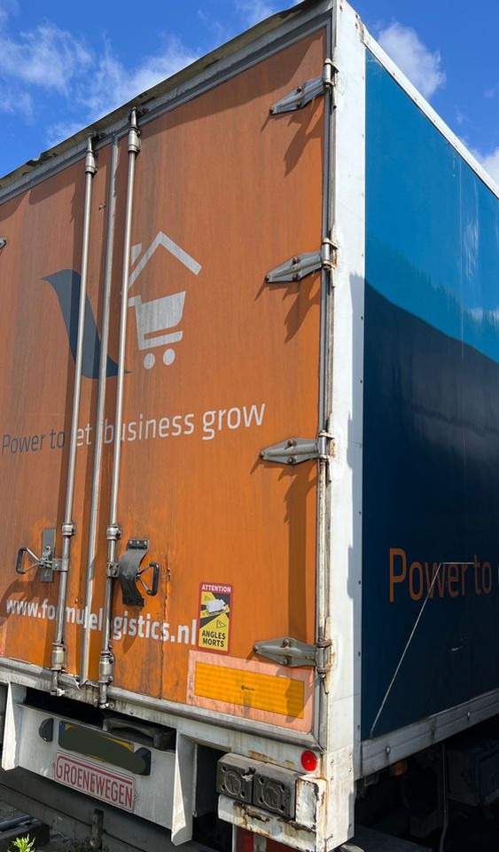 Wielton 2 osiowa NAUKA JAZDY 2 osie z Holandii dwu dwuosiowa dwie osie 2osiowa 2osie - Semi-reboque furgão: foto 3 Wielton 2 osiowa NAUKA JAZDY 2 osie z Holandii dwu dwuosiowa dwie osie 2osiowa 2osie - Semi-reboque furgão: foto 3