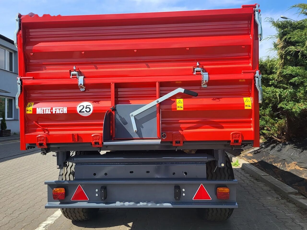 Metal-Fach T703A/1 3,8t - Reboque agrícola: foto 2 Metal-Fach T703A/1 3,8t - Reboque agrícola: foto 2