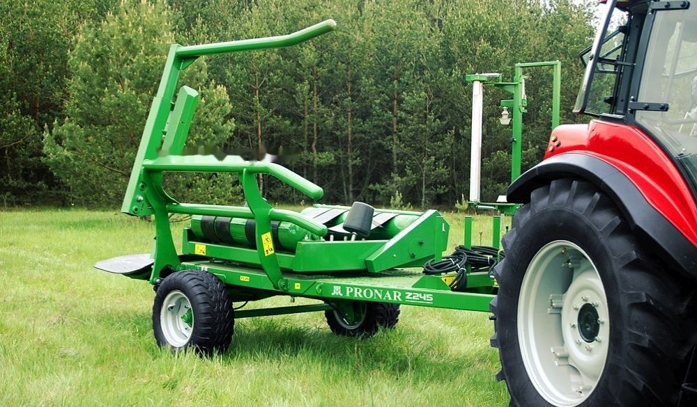 Pronar Z245 - Empacotador de fardos: foto 2 Pronar Z245 - Empacotador de fardos: foto 2