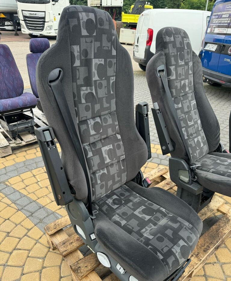 Mercedes-Benz ACTROS MP 2 MP 3 AXOR truck - Banco para Camião: foto 2 Mercedes-Benz ACTROS MP 2 MP 3 AXOR truck - Banco para Camião: foto 2