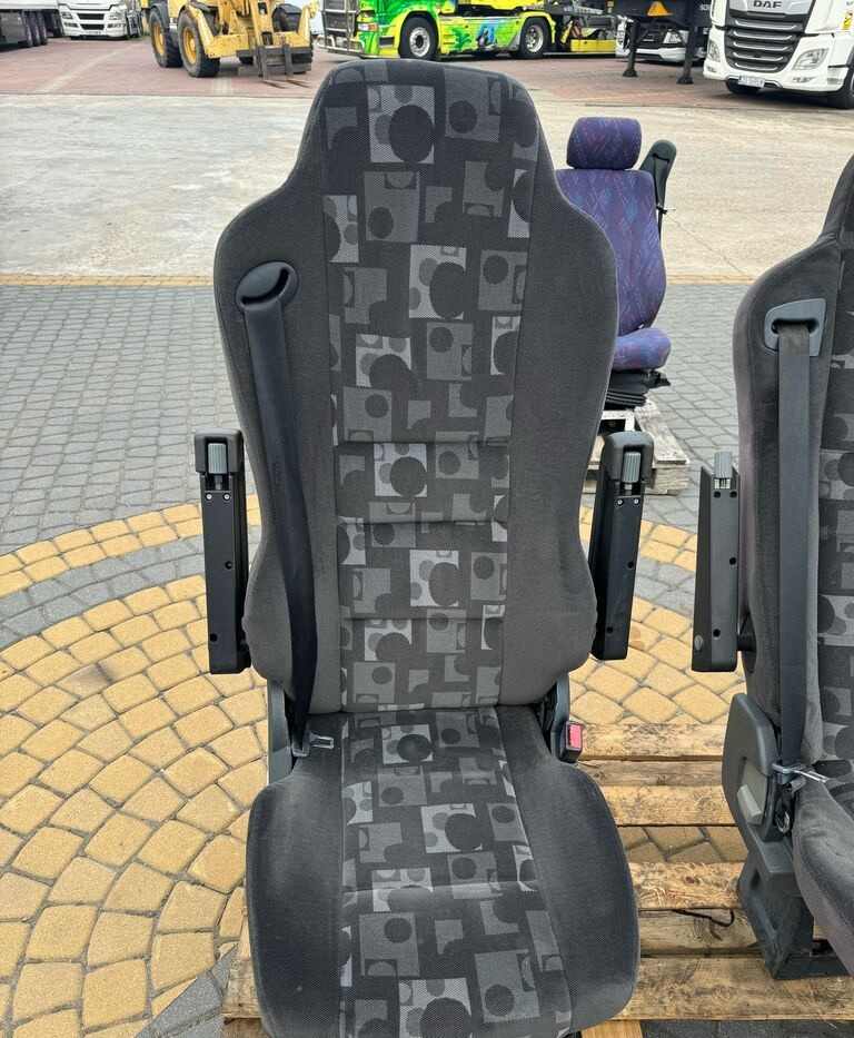 Mercedes-Benz ACTROS MP 2 MP 3 AXOR truck - Banco para Camião: foto 1 Mercedes-Benz ACTROS MP 2 MP 3 AXOR truck - Banco para Camião: foto 1