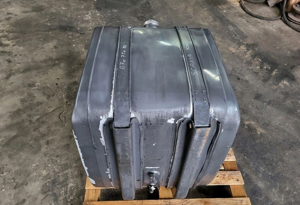 Scania 320L 1888934 Scania 320L 1888934 truck - Tanque de combustível para Camião: foto 1 Scania 320L 1888934 Scania 320L 1888934 truck - Tanque de combustível para Camião: foto 1