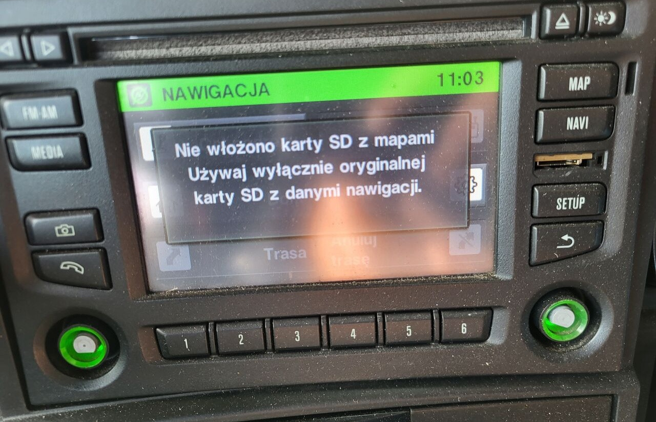 Scania Nawigacja Navi CD Bluetooth R 2538534 Scania SCANIA R 2026742 truck - Painel de instrumentos para Camião: foto 1 Scania Nawigacja Navi CD Bluetooth R 2538534 Scania SCANIA R 2026742 truck - Painel de instrumentos para Camião: foto 1