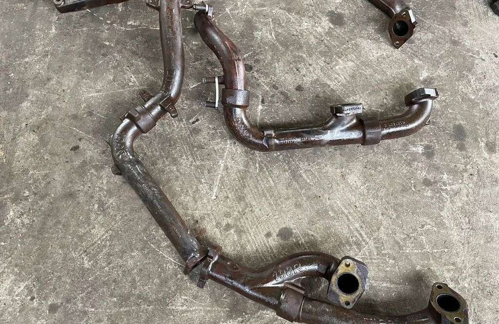 Scania R 730 V8 1906965 Scania R 730 V8 1906965 truck - Colector de escape para Camião: foto 3 Scania R 730 V8 1906965 Scania R 730 V8 1906965 truck - Colector de escape para Camião: foto 3