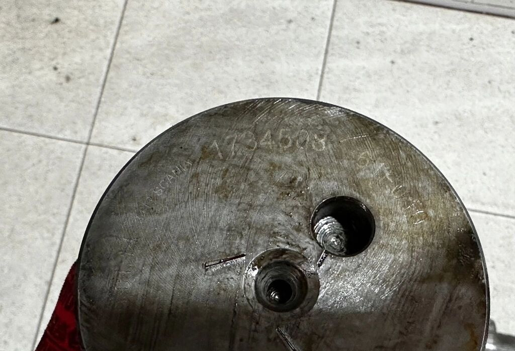 Scania R 730 V8 Scania R 730 V8 truck - Árvore de cames para Camião: foto 3 Scania R 730 V8 Scania R 730 V8 truck - Árvore de cames para Camião: foto 3