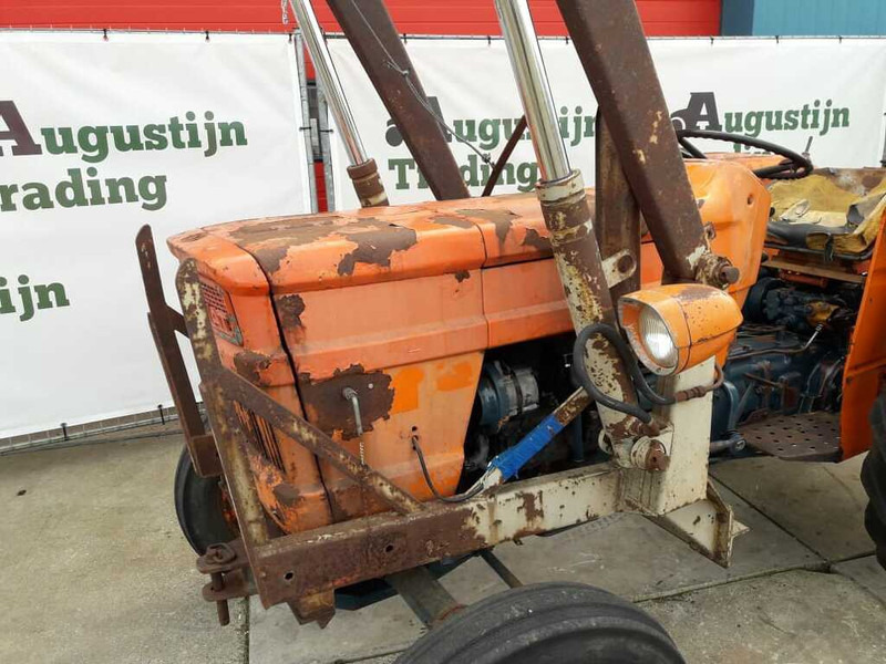 Trator Fiat 450: foto 11