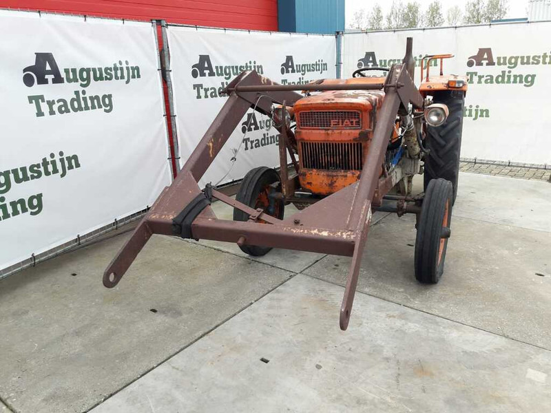 Trator Fiat 450: foto 8