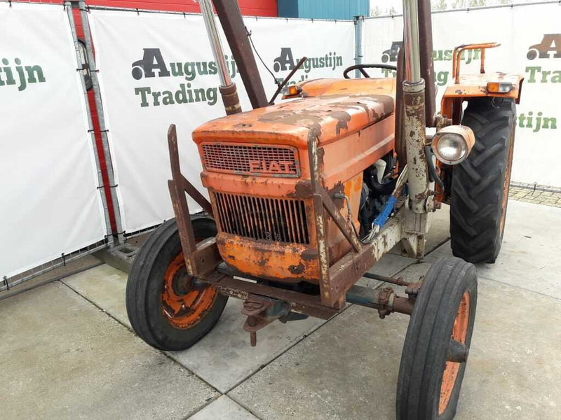 Trator Fiat 450: foto 13