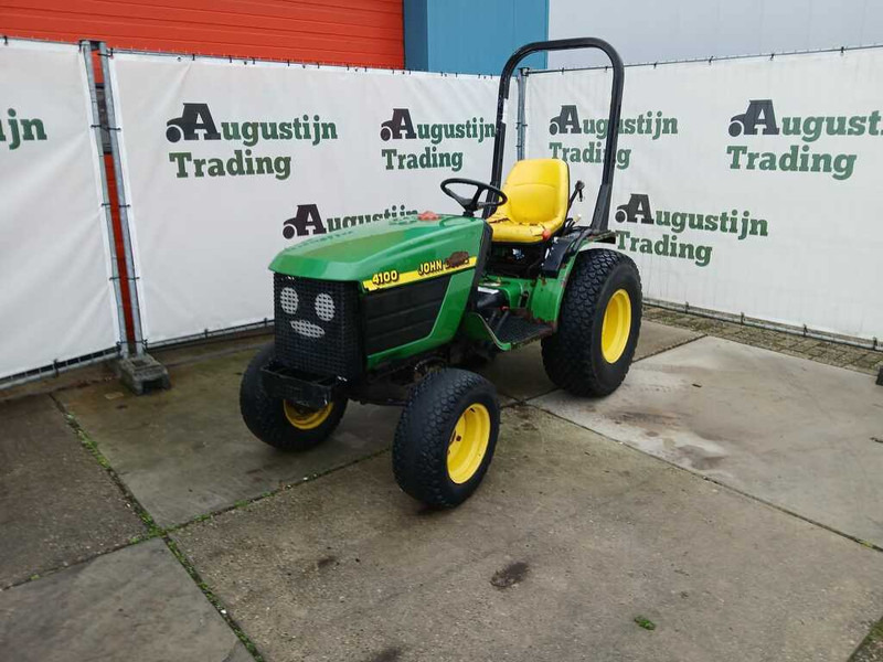 John Deere 4100 - Trator: foto 1 John Deere 4100 - Trator: foto 1