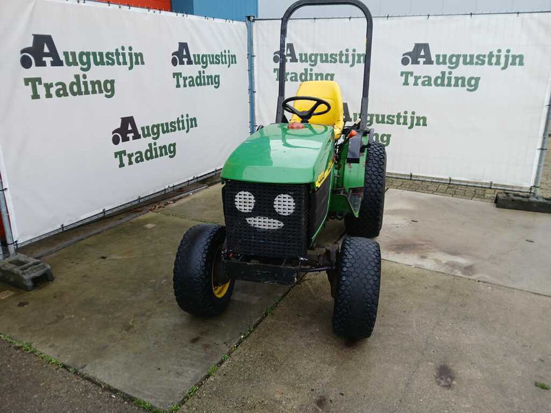 John Deere 4100 - Trator: foto 4 John Deere 4100 - Trator: foto 4