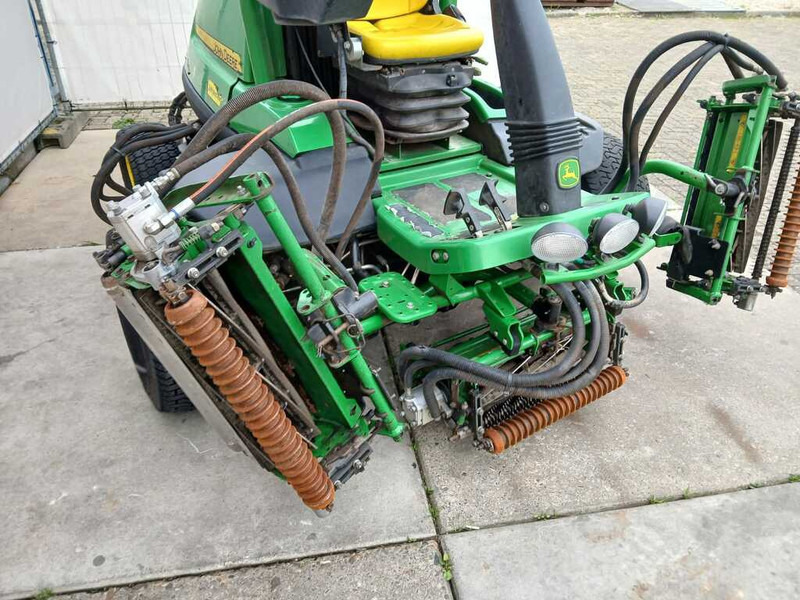 John Deere 8700A - Cortador de grama: foto 4 John Deere 8700A - Cortador de grama: foto 4