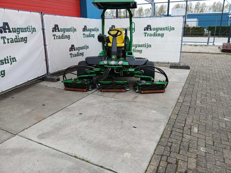 John Deere 8700A - Cortador de grama: foto 2 John Deere 8700A - Cortador de grama: foto 2