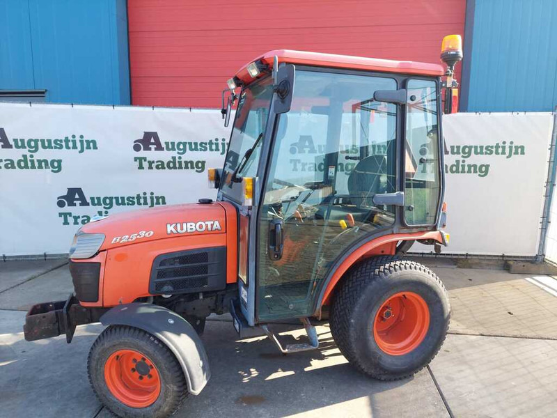 Kubota B2530 - Mini trator: foto 1 Kubota B2530 - Mini trator: foto 1